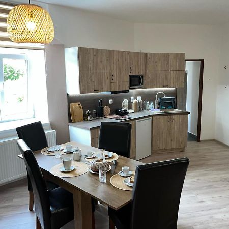 Apartmany Nezarka A Privatni Wellness Йиндржихув-Градец Экстерьер фото