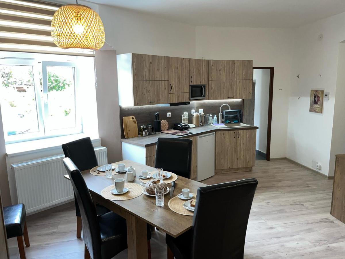 Apartmany Nezarka A Privatni Wellness Йиндржихув-Градец Экстерьер фото