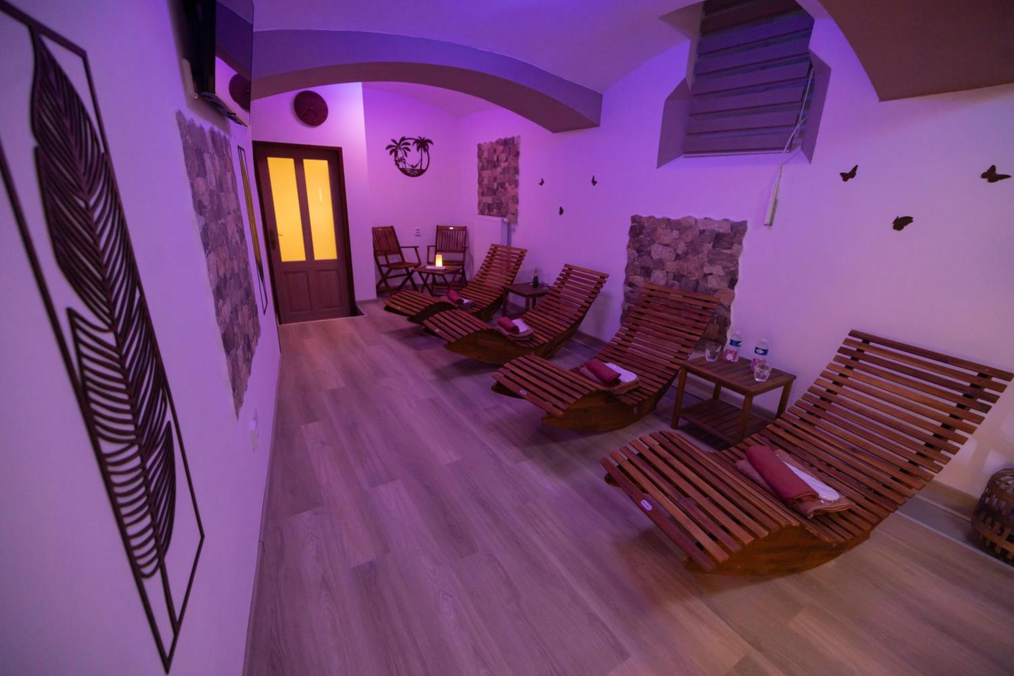 Apartmany Nezarka A Privatni Wellness Йиндржихув-Градец Экстерьер фото