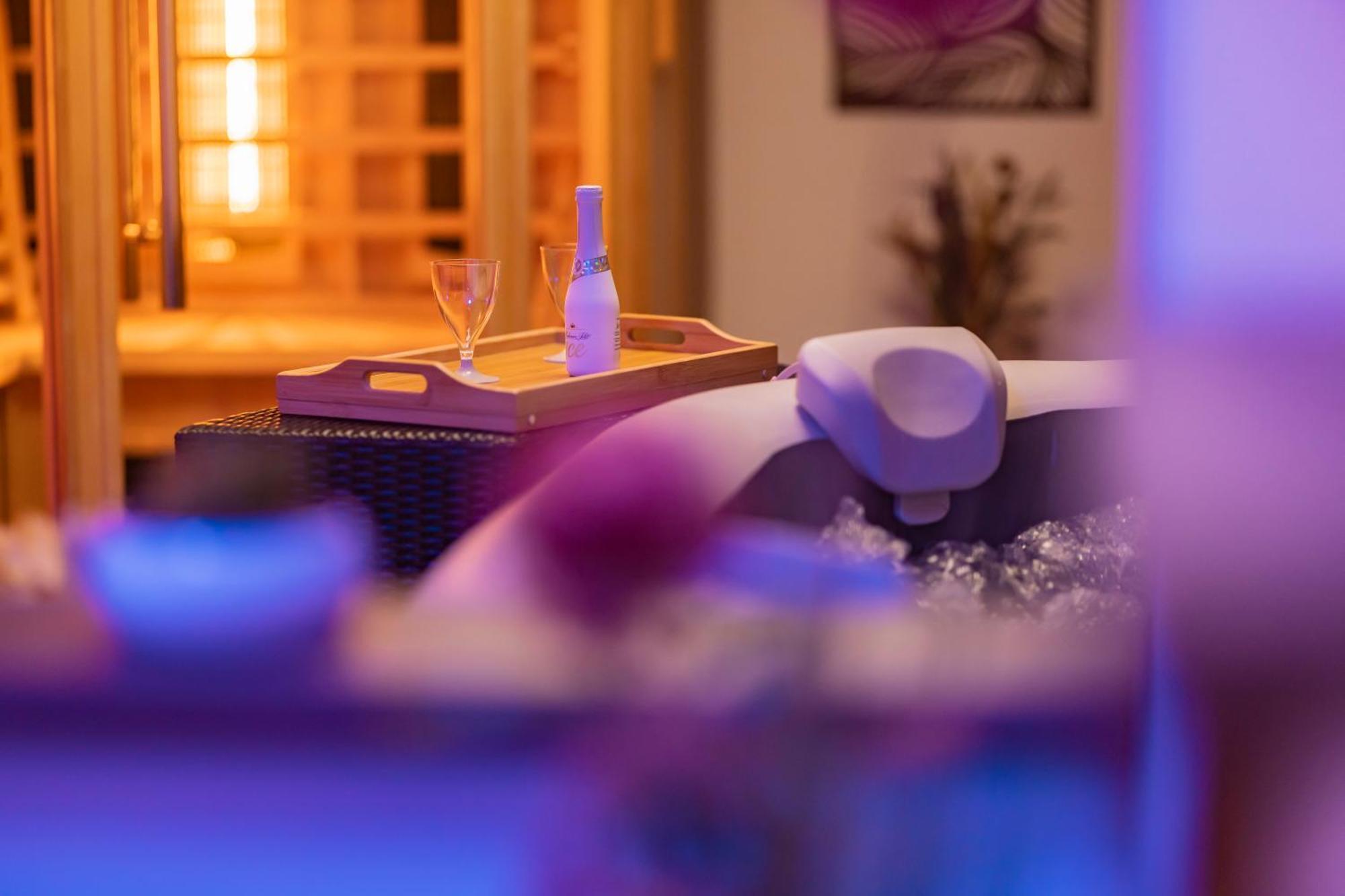 Apartmany Nezarka A Privatni Wellness Йиндржихув-Градец Экстерьер фото