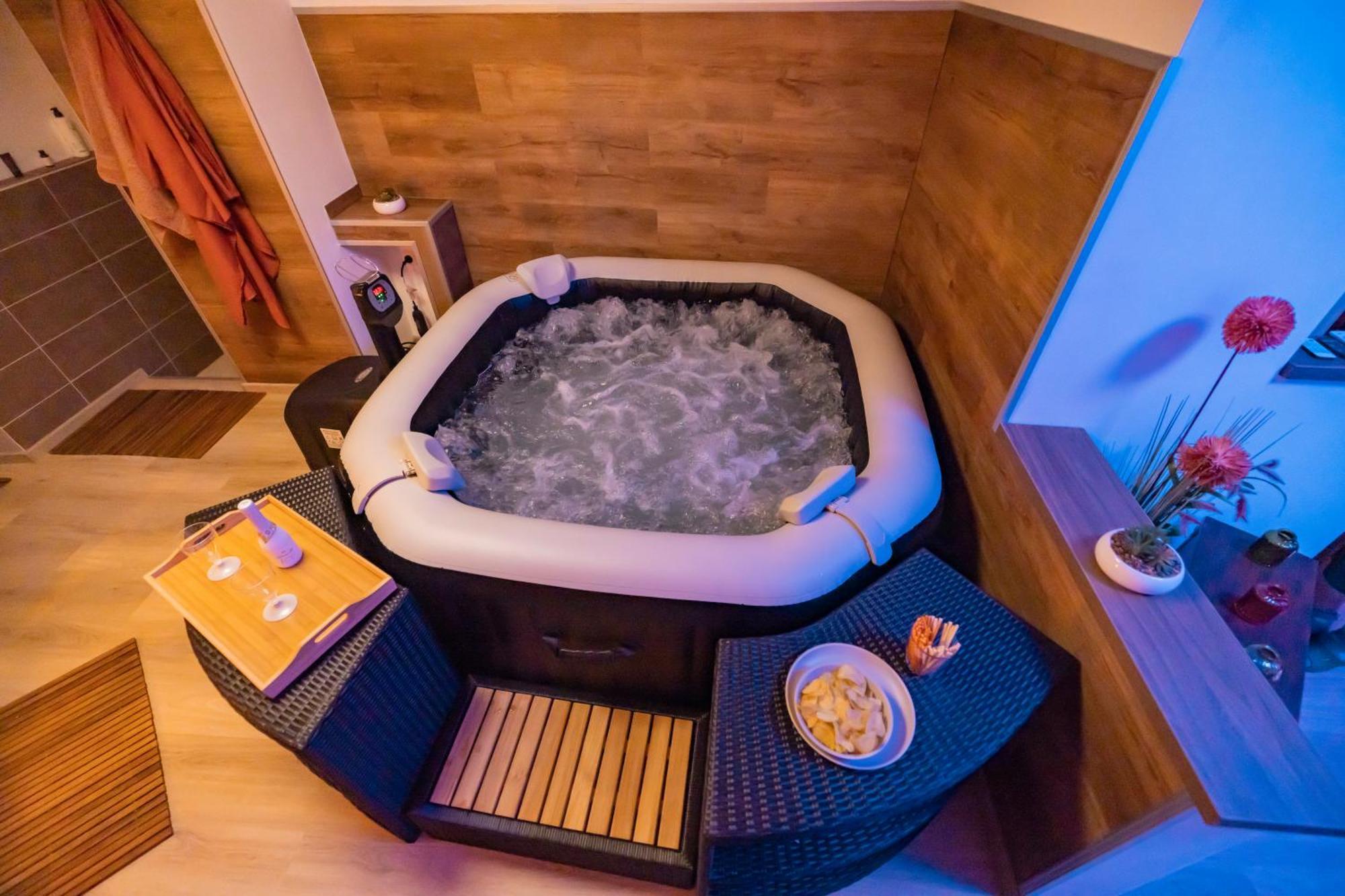 Apartmany Nezarka A Privatni Wellness Йиндржихув-Градец Экстерьер фото